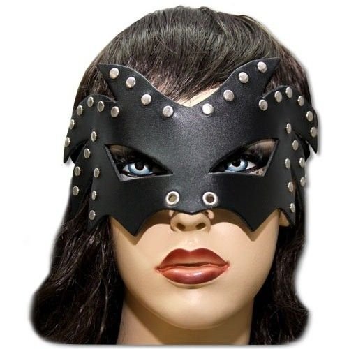 Маска черная с заклепками photo 1